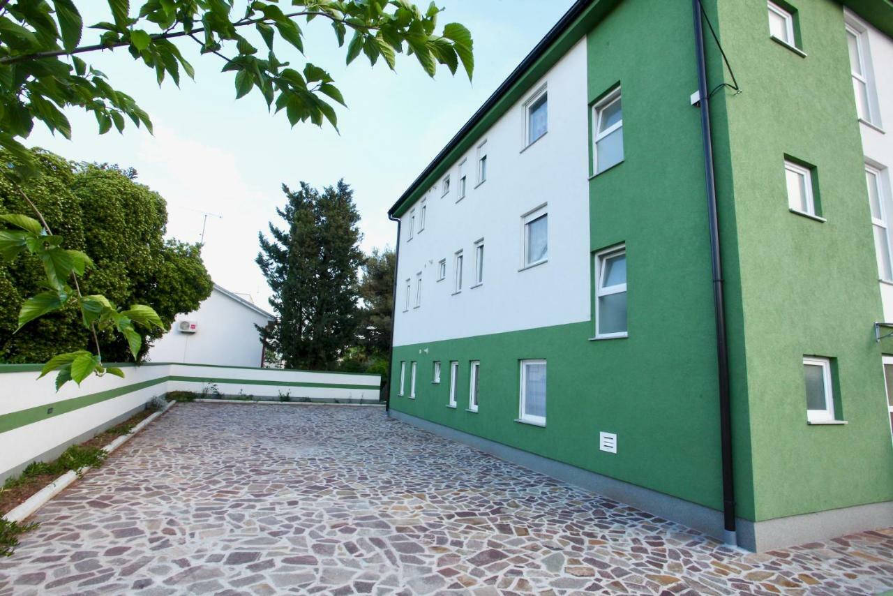 B88 Apartments - Vila Palma Sveti Filip i Jakov Εξωτερικό φωτογραφία