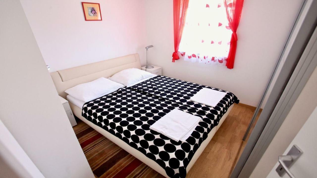 B88 Apartments - Vila Palma Sveti Filip i Jakov Εξωτερικό φωτογραφία