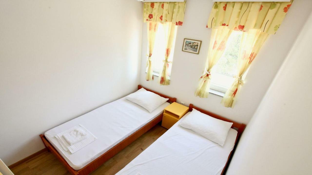B88 Apartments - Vila Palma Sveti Filip i Jakov Εξωτερικό φωτογραφία
