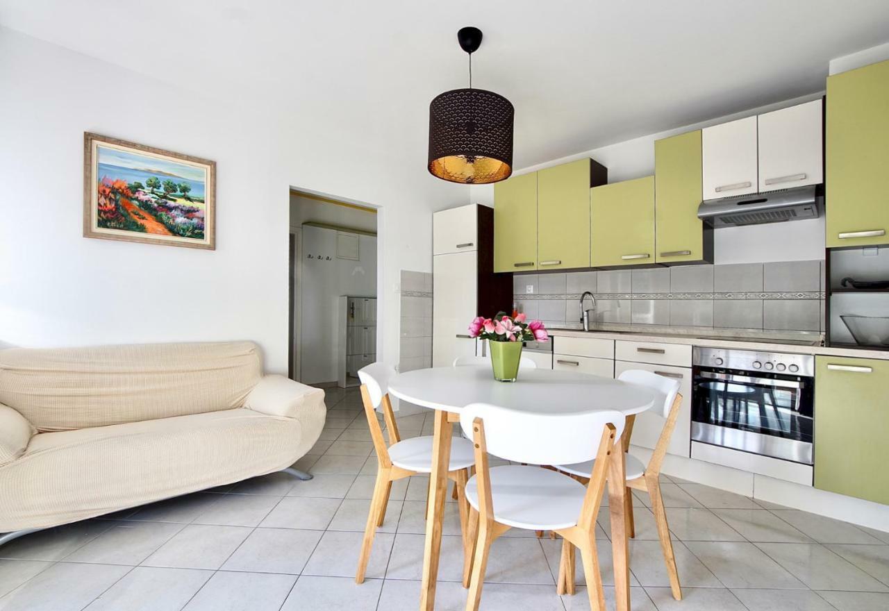 B88 Apartments - Vila Palma Sveti Filip i Jakov Εξωτερικό φωτογραφία
